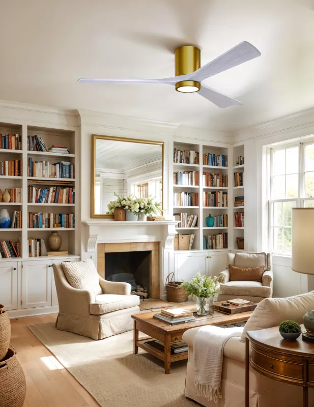 Irene 3 Hugger con luz, ventilador de techo de perfil bajo para espacios interiores