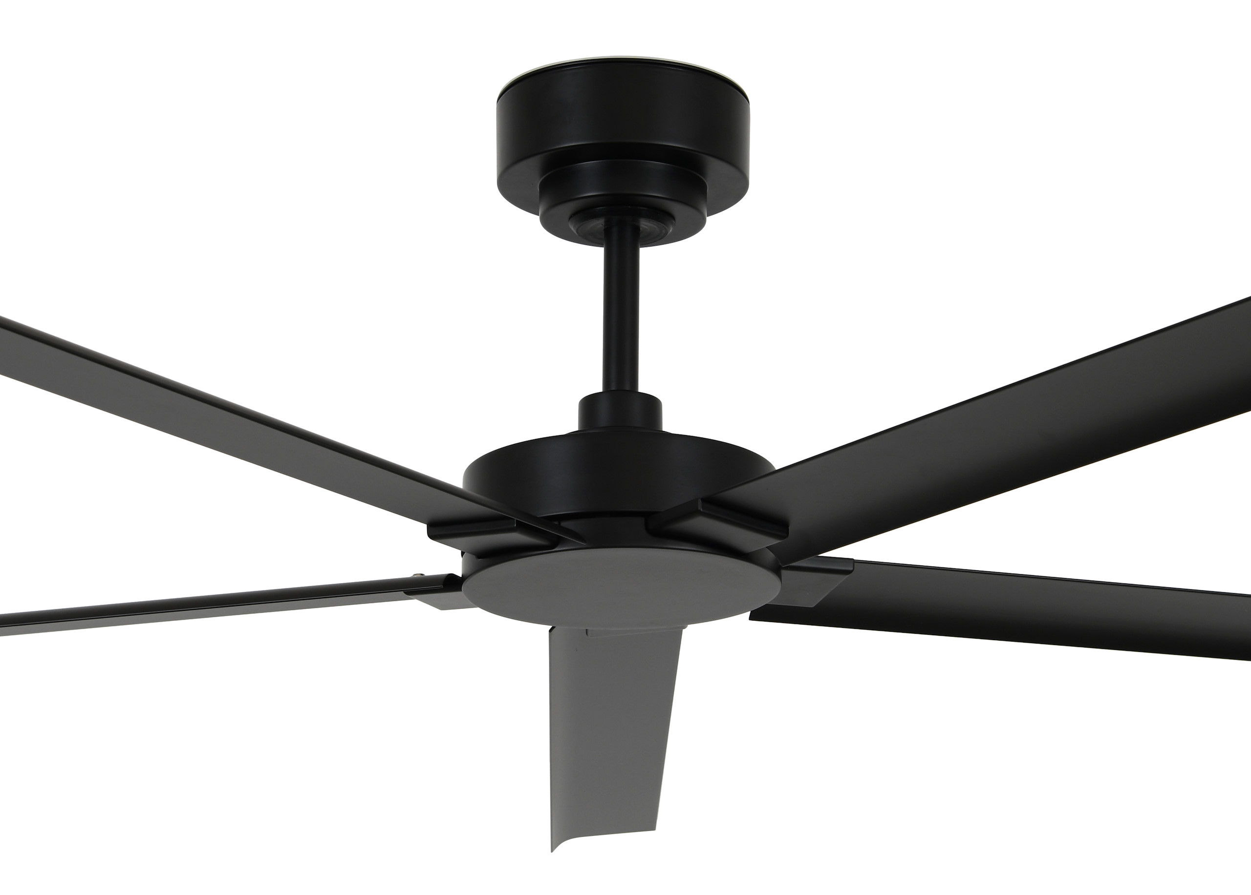 Elegant 152 cm DC ceiling fan, 6 speeds, IP55 rating. Monza – perfect for indoor and covered outdoor spaces.